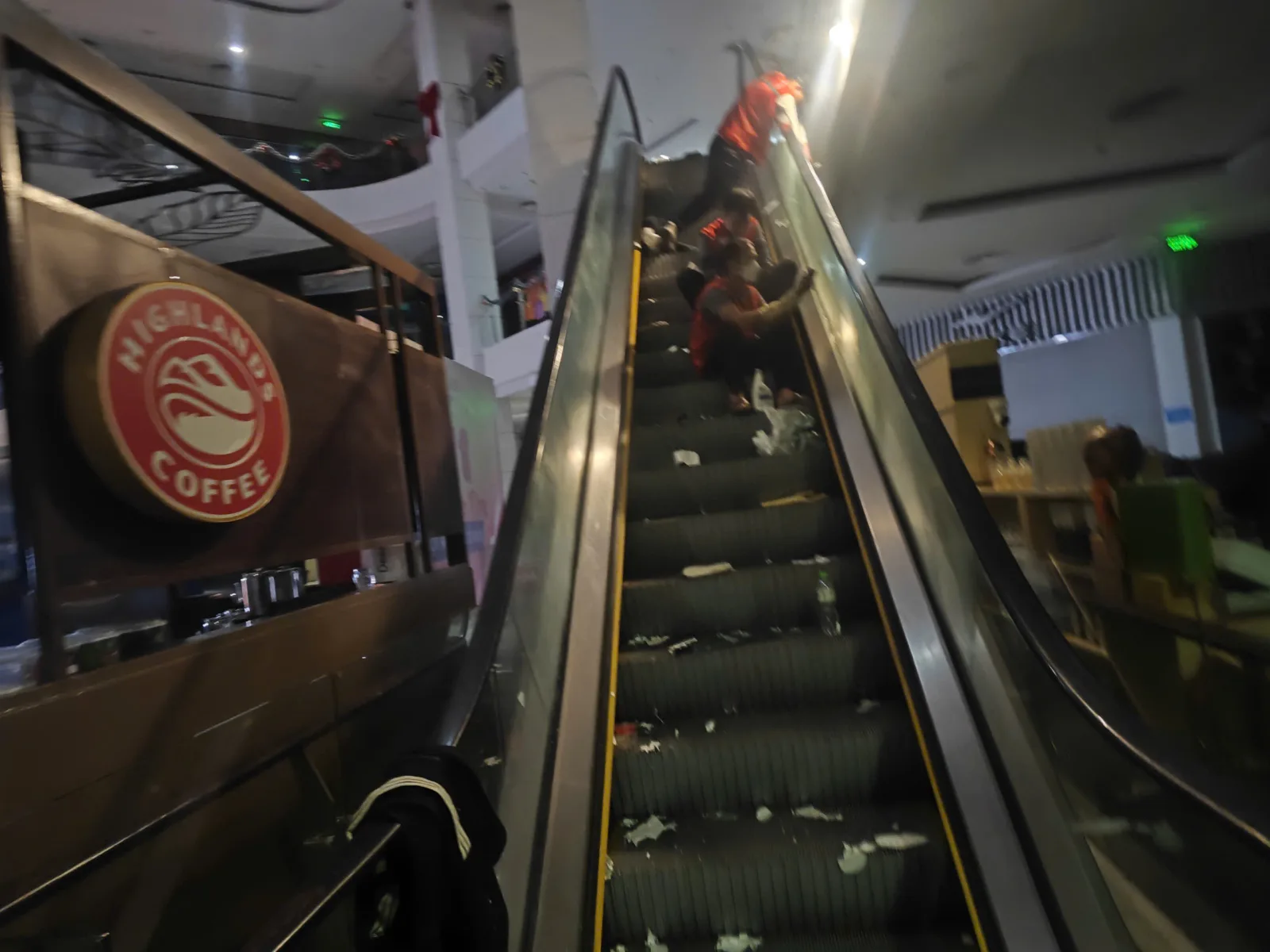 Vệ sinh Vincom plaza thành phố bắc ninh